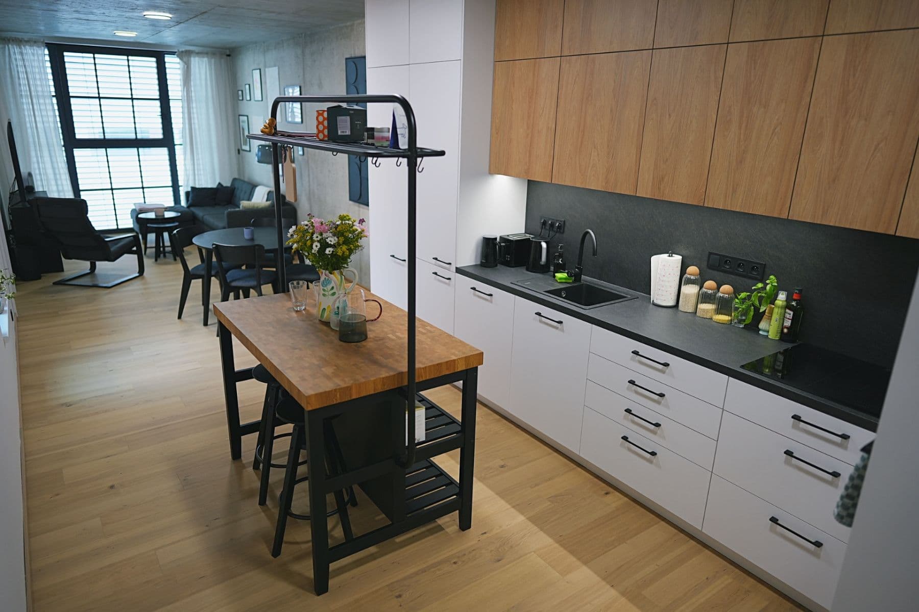 Prenájom bytu 3-izbový 73 m², Kolbenova, Praha, Praha Prenájom bytu 3-izbový 73 m², Kolbenova, Praha, Praha