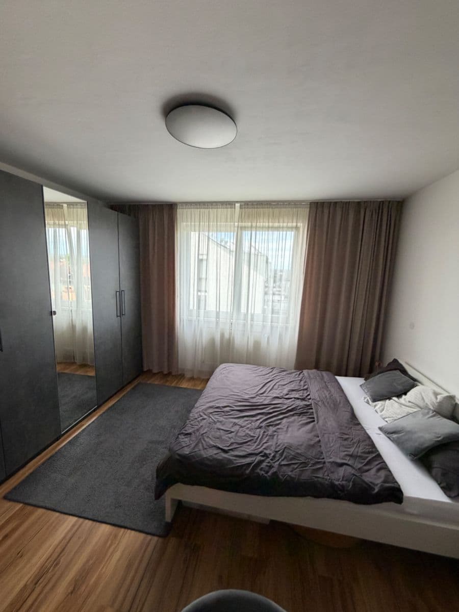 Prenájom bytu 2-izbový 48 m², Slunečná, Nupaky, Středočeský kraj Prenájom bytu 2-izbový 48 m², Slunečná, Nupaky, Středočeský kraj