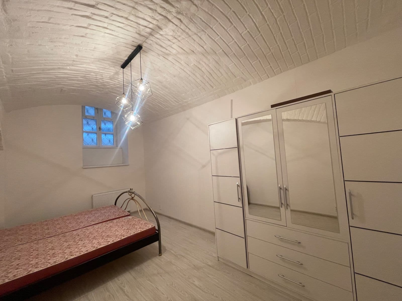 Prenájom bytu 2-izbový 62 m², Sevastopolská, Praha, Praha Prenájom bytu 2-izbový 62 m², Sevastopolská, Praha, Praha