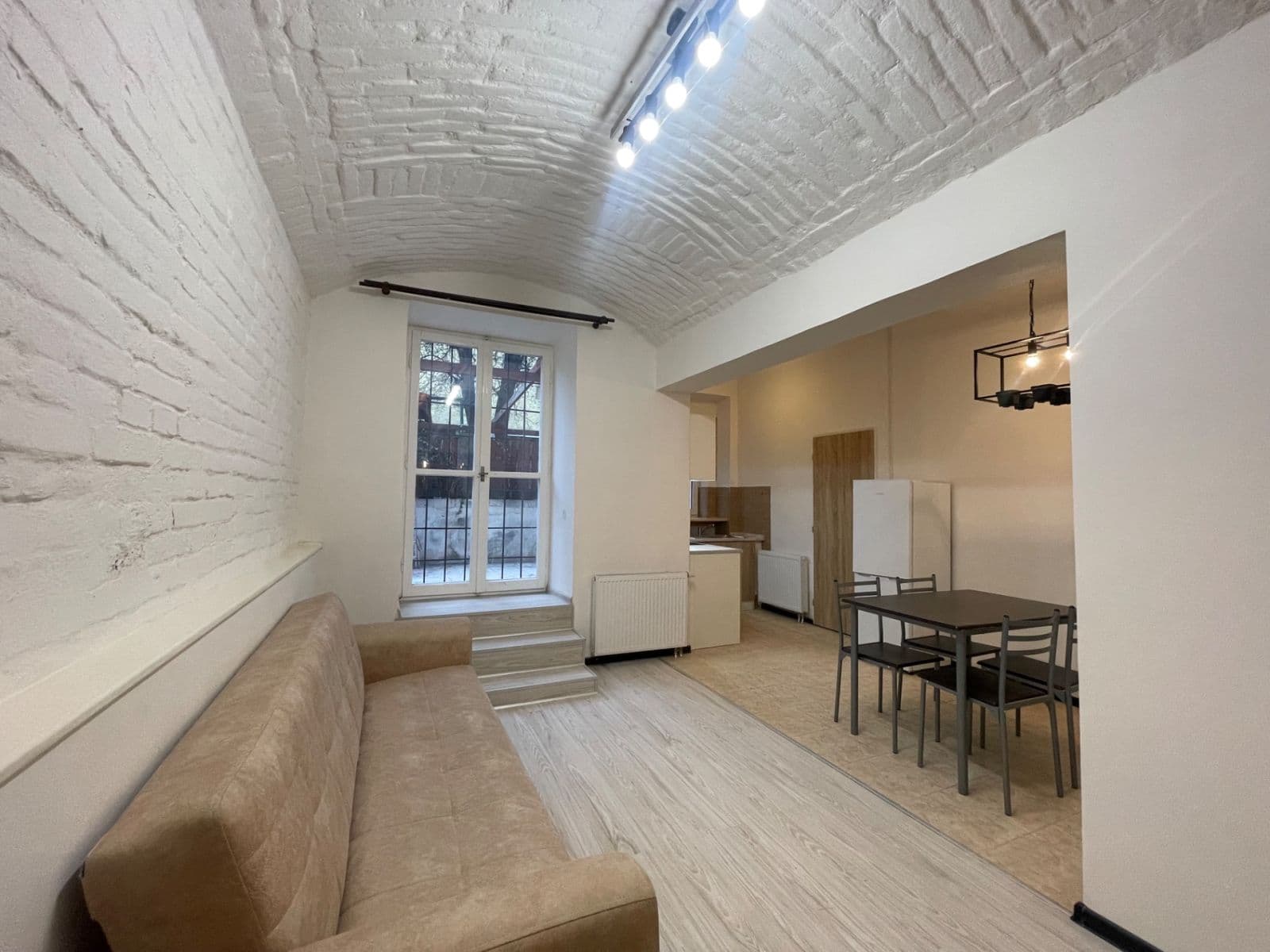 Prenájom bytu 2-izbový 62 m², Sevastopolská, Praha, Praha Prenájom bytu 2-izbový 62 m², Sevastopolská, Praha, Praha