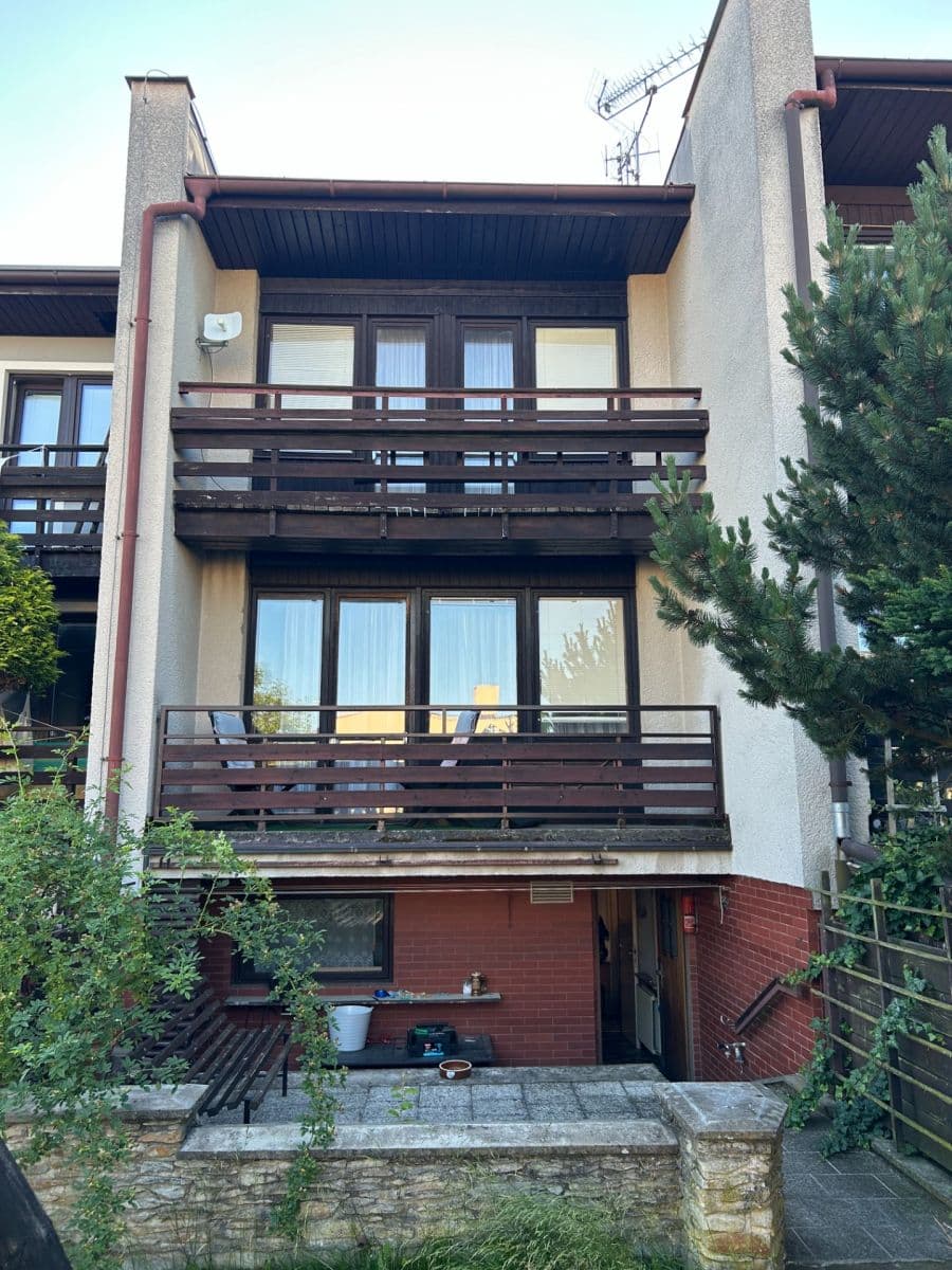Predaj domu 150 m², pozemok 93 m², Za Lípou, Hradec Králové, Královéhradecký kraj Predaj domu 150 m², pozemok 93 m², Za Lípou, Hradec Králové, Královéhradecký kraj