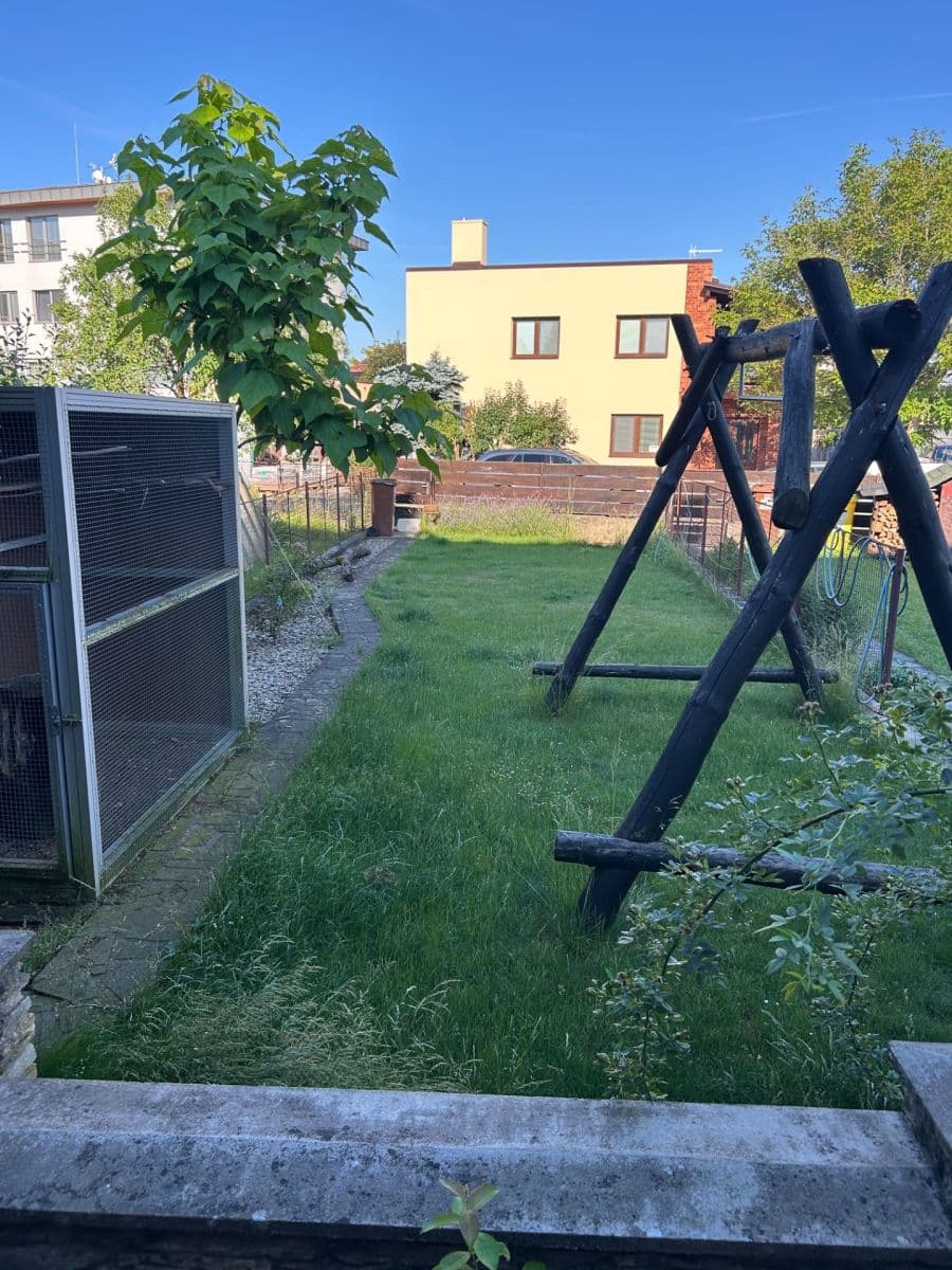 Predaj domu 150 m², pozemok 93 m², Za Lípou, Hradec Králové, Královéhradecký kraj Predaj domu 150 m², pozemok 93 m², Za Lípou, Hradec Králové, Královéhradecký kraj