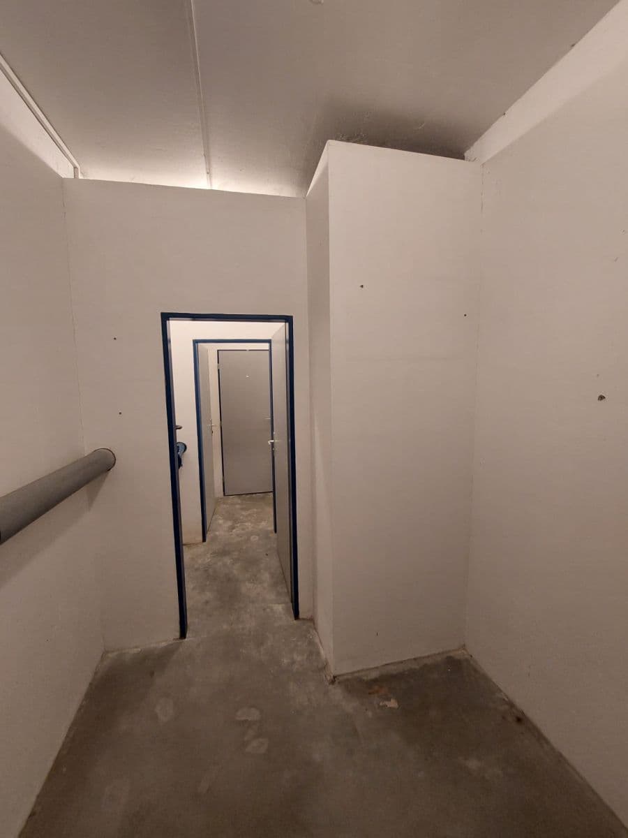 Predaj nebytového priestoru 7 m², Pelzova, Praha, Praha Predaj nebytového priestoru 7 m², Pelzova, Praha, Praha