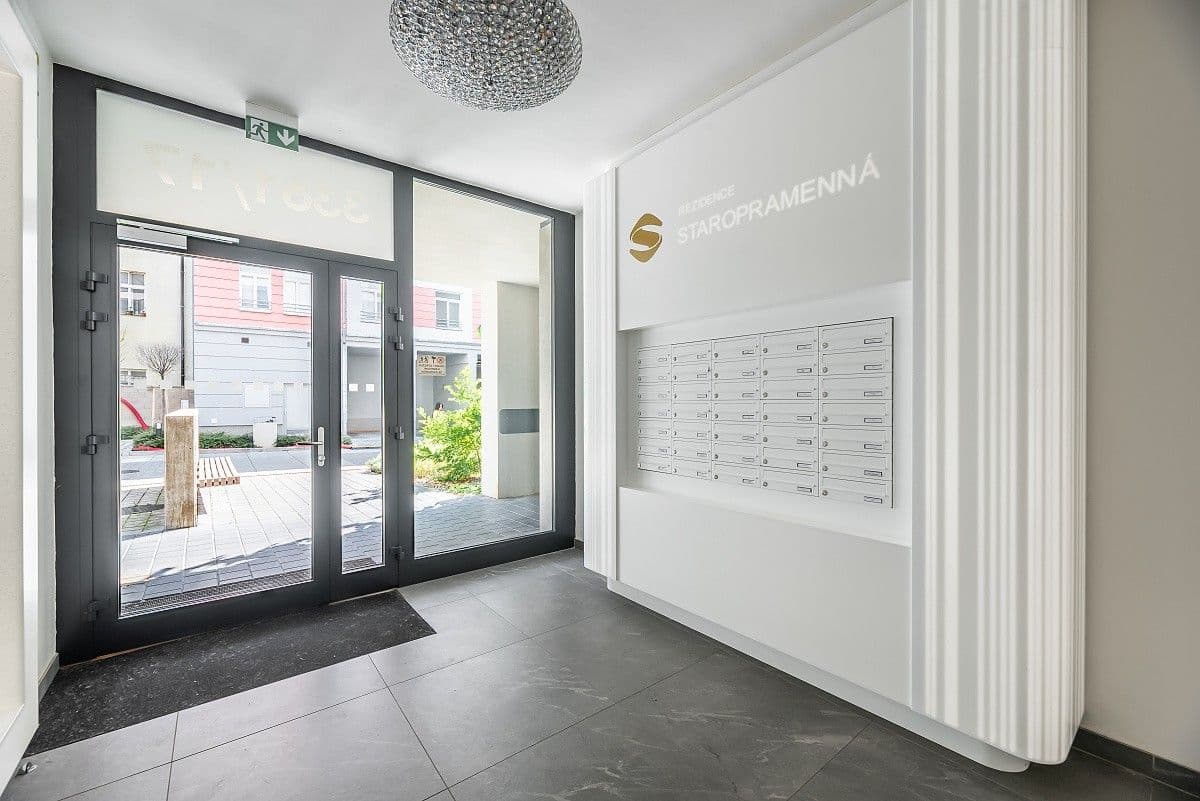 Prenájom bytu 1-izbový 37 m², Staropramenná, Praha, Praha Prenájom bytu 1-izbový 37 m², Staropramenná, Praha, Praha