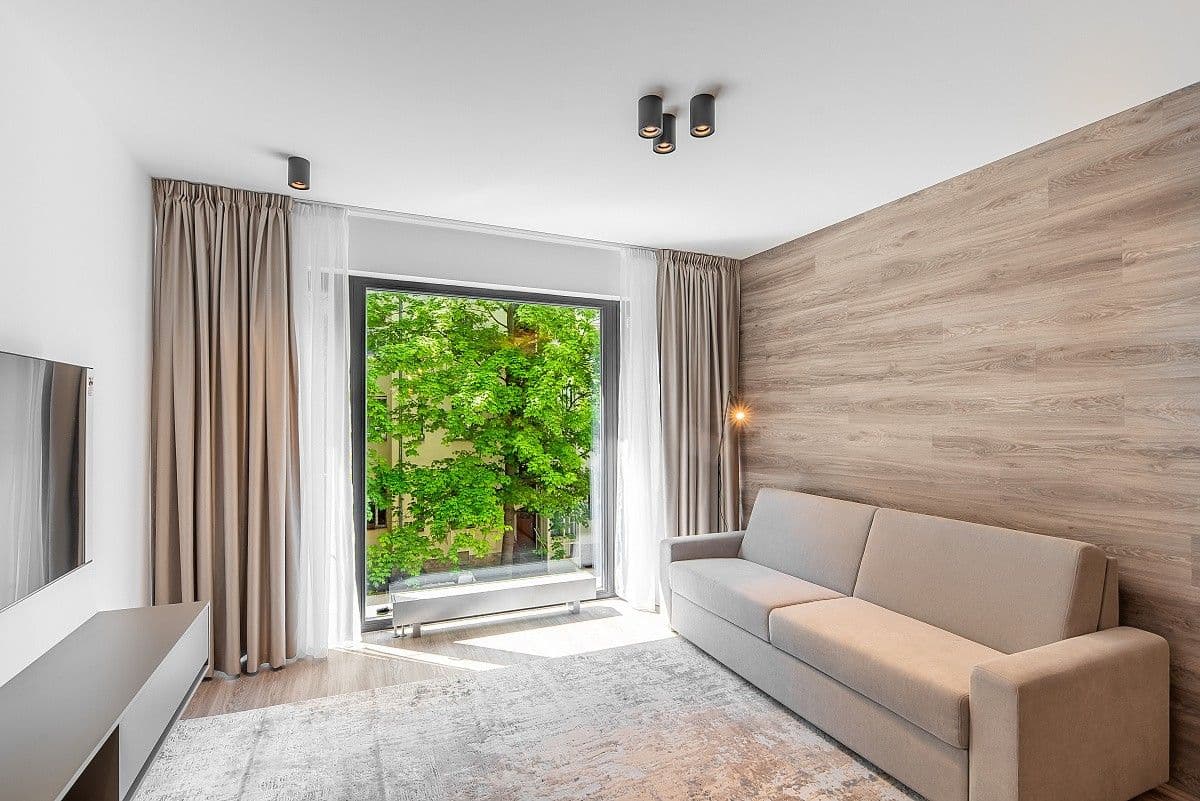 Prenájom bytu 1-izbový 37 m², Staropramenná, Praha, Praha Prenájom bytu 1-izbový 37 m², Staropramenná, Praha, Praha