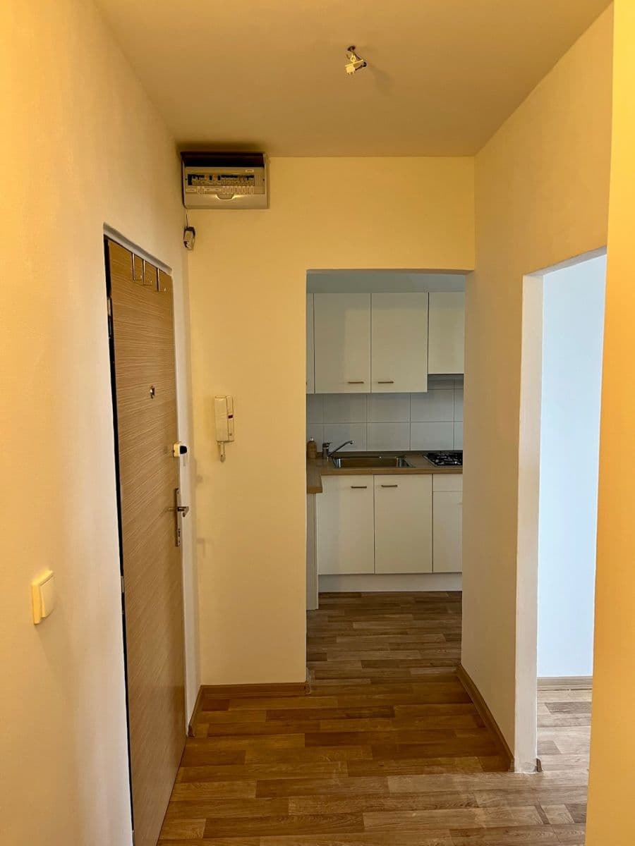 Prenájom bytu 3-izbový 70 m², Hoření, Ústí nad Labem, Ústecký kraj Prenájom bytu 3-izbový 70 m², Hoření, Ústí nad Labem, Ústecký kraj