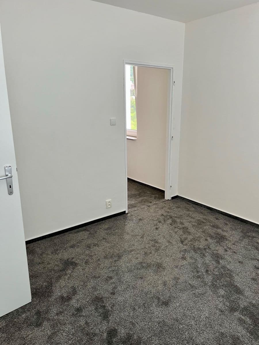 Prenájom bytu 3-izbový 70 m², Hoření, Ústí nad Labem, Ústecký kraj Prenájom bytu 3-izbový 70 m², Hoření, Ústí nad Labem, Ústecký kraj