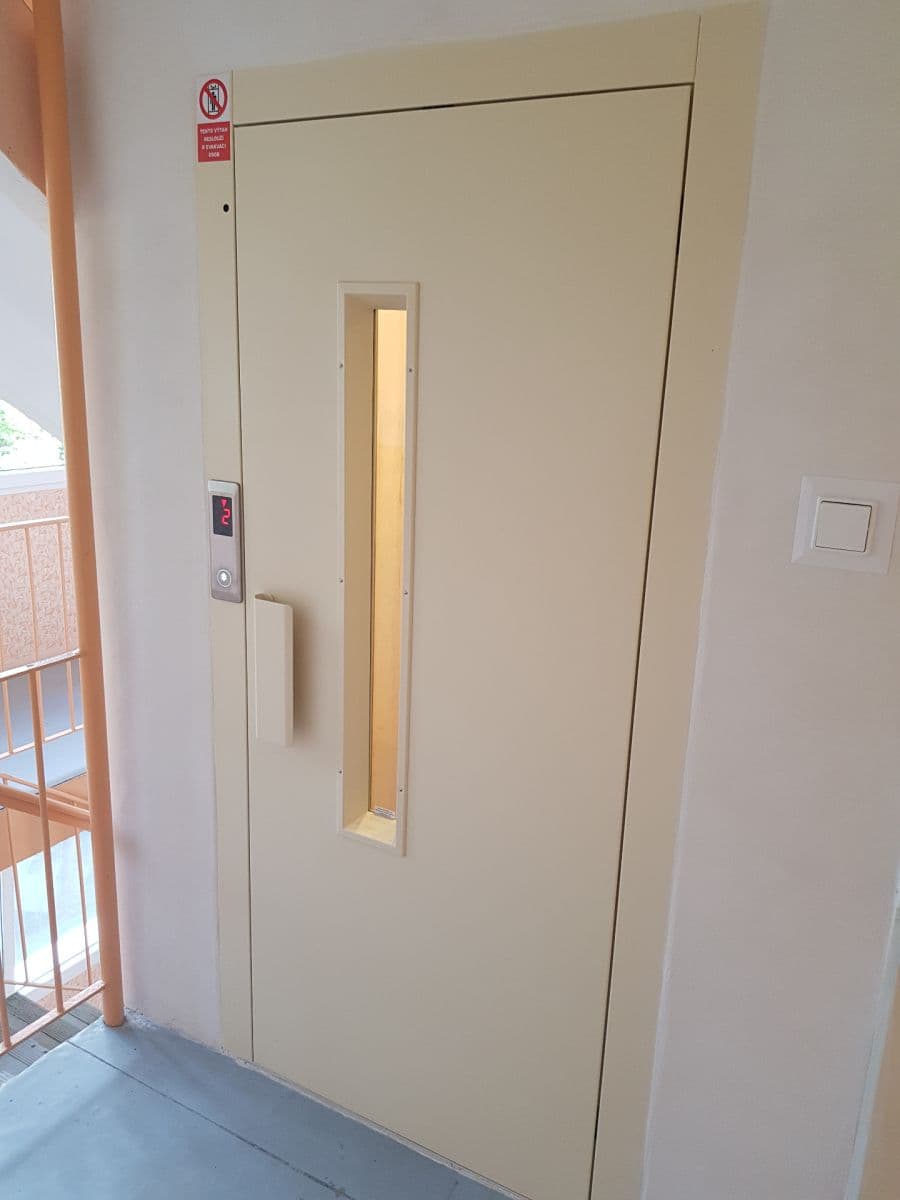 Prenájom bytu 3-izbový 55 m², Moskevská, Most, Ústecký kraj Prenájom bytu 3-izbový 55 m², Moskevská, Most, Ústecký kraj
