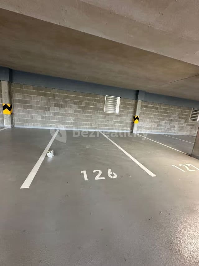 Prenájom garáže 13 m², Kardausova, Praha, Praha Prenájom garáže 13 m², Kardausova, Praha, Praha