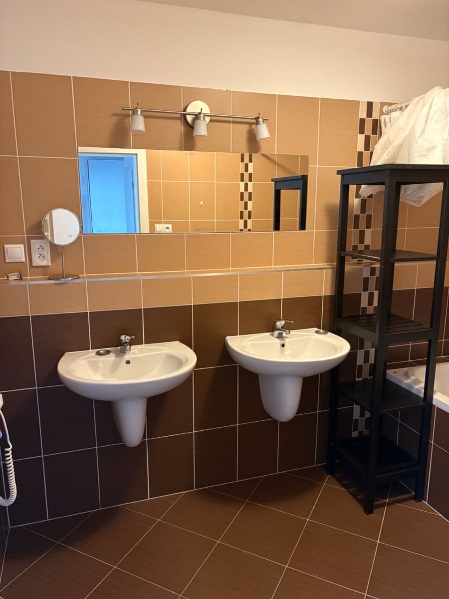 Prenájom bytu 2-izbový 64 m², Nad Smetankou, Praha, Praha Prenájom bytu 2-izbový 64 m², Nad Smetankou, Praha, Praha