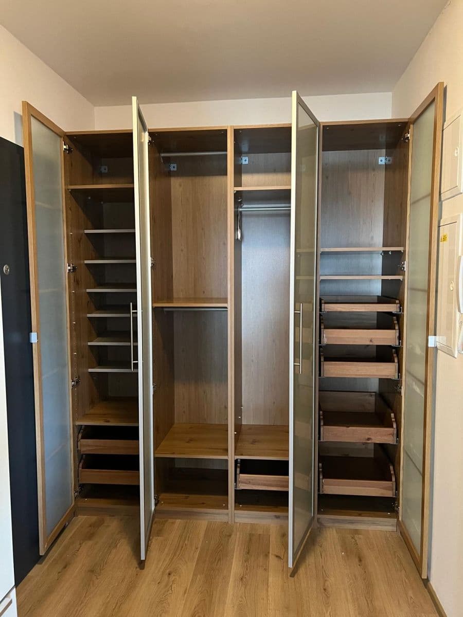 Prenájom bytu 1-izbový 42 m², Počernická, Praha, Praha Prenájom bytu 1-izbový 42 m², Počernická, Praha, Praha