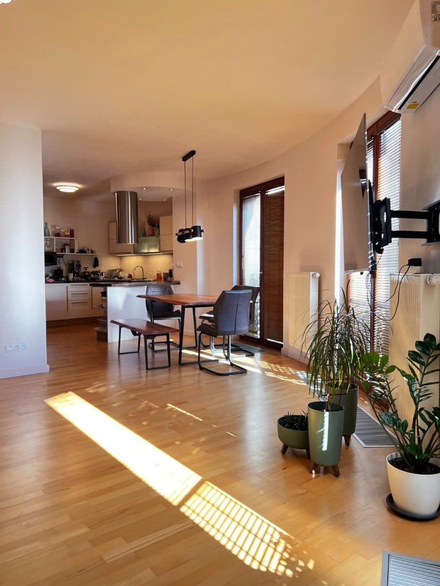 Prenájom bytu 3-izbový 91 m², Musílkova, Praha, Praha Prenájom bytu 3-izbový 91 m², Musílkova, Praha, Praha