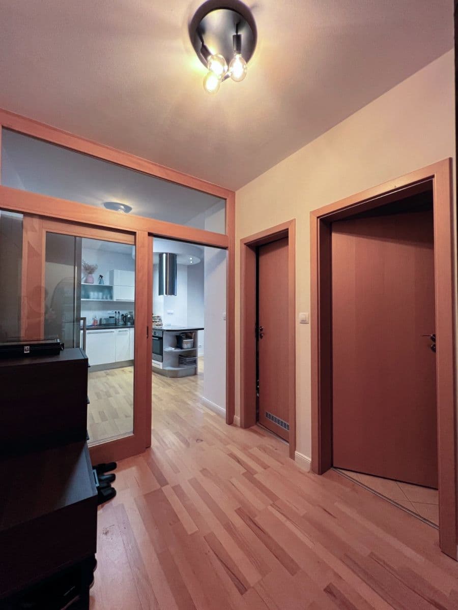 Prenájom bytu 3-izbový 91 m², Musílkova, Praha, Praha Prenájom bytu 3-izbový 91 m², Musílkova, Praha, Praha