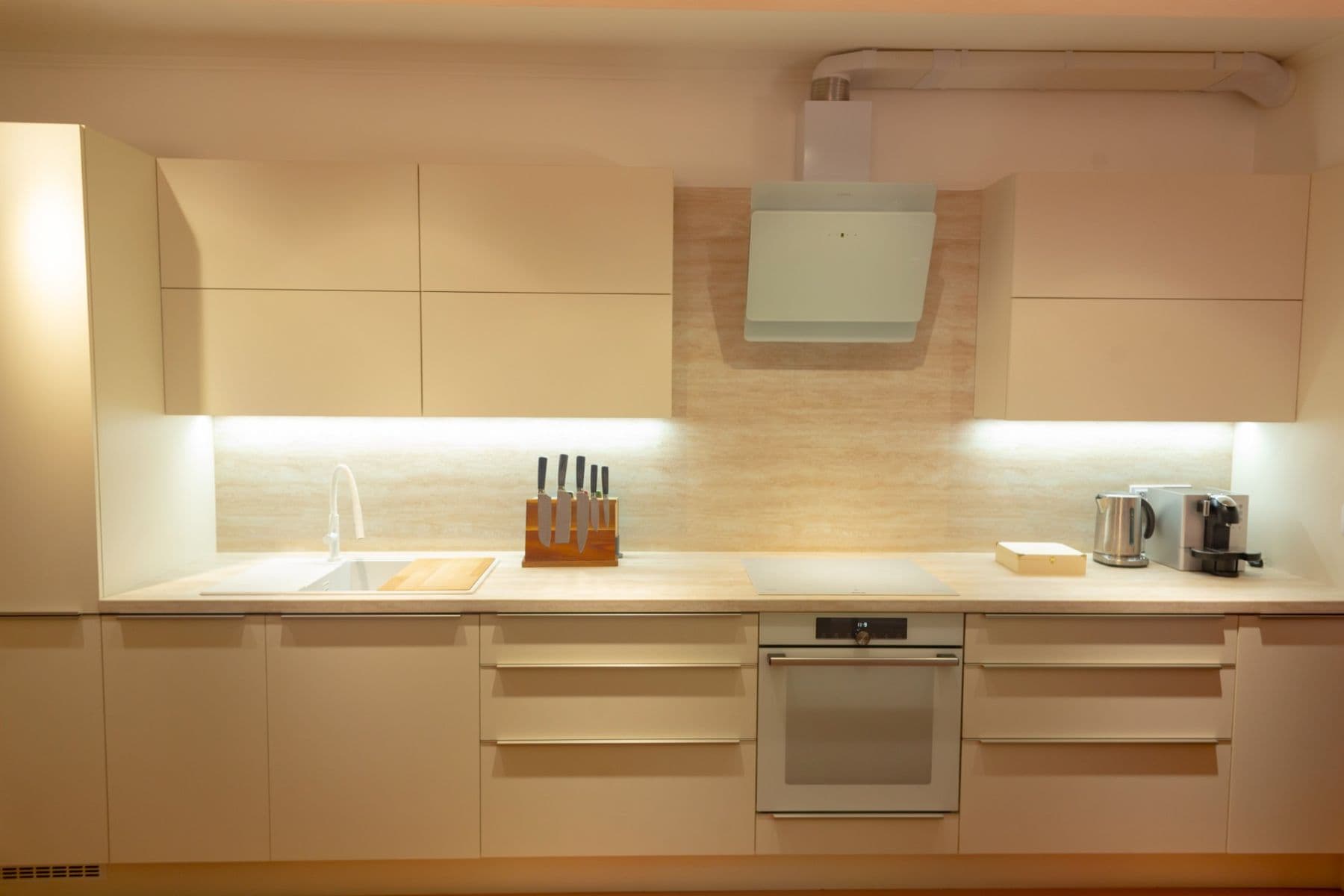 Prenájom bytu 2-izbový 70 m², Nebušická, Praha, Praha Prenájom bytu 2-izbový 70 m², Nebušická, Praha, Praha