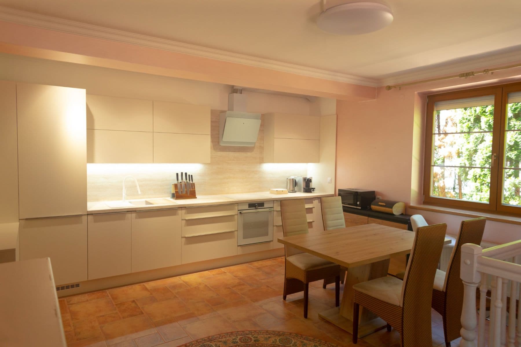 Prenájom bytu 2-izbový 70 m², Nebušická, Praha, Praha Prenájom bytu 2-izbový 70 m², Nebušická, Praha, Praha