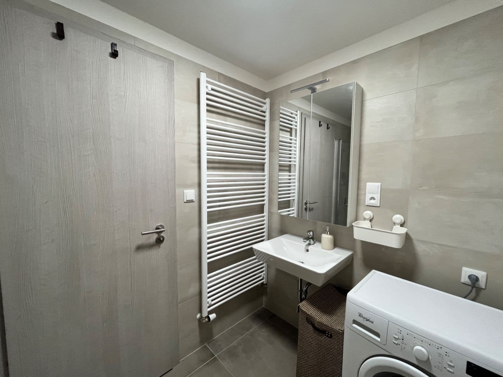 Prenájom bytu 1-izbový 34 m², Poděbradská, Praha, Praha Prenájom bytu 1-izbový 34 m², Poděbradská, Praha, Praha