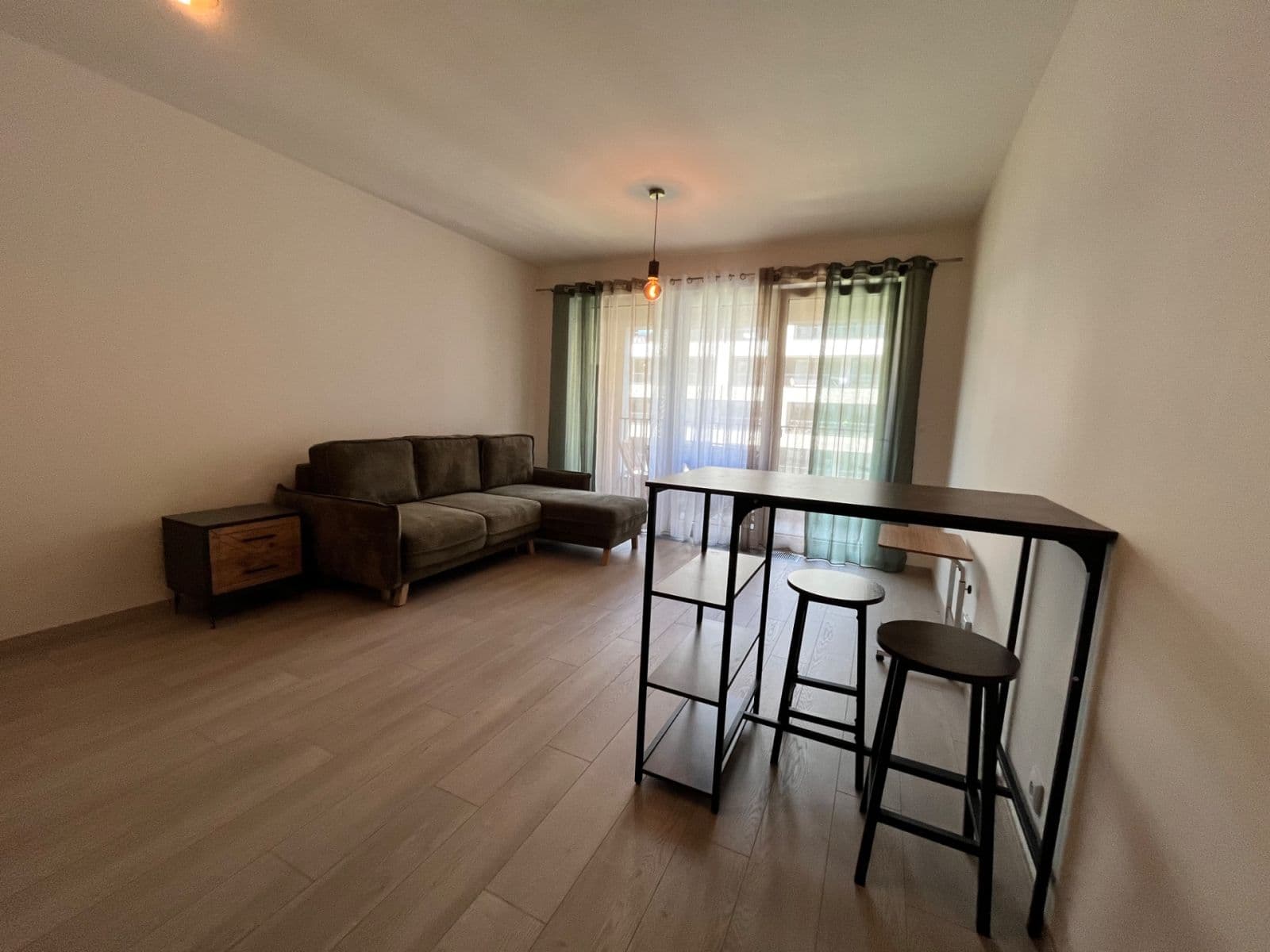 Prenájom bytu 1-izbový 34 m², Poděbradská, Praha, Praha Prenájom bytu 1-izbový 34 m², Poděbradská, Praha, Praha