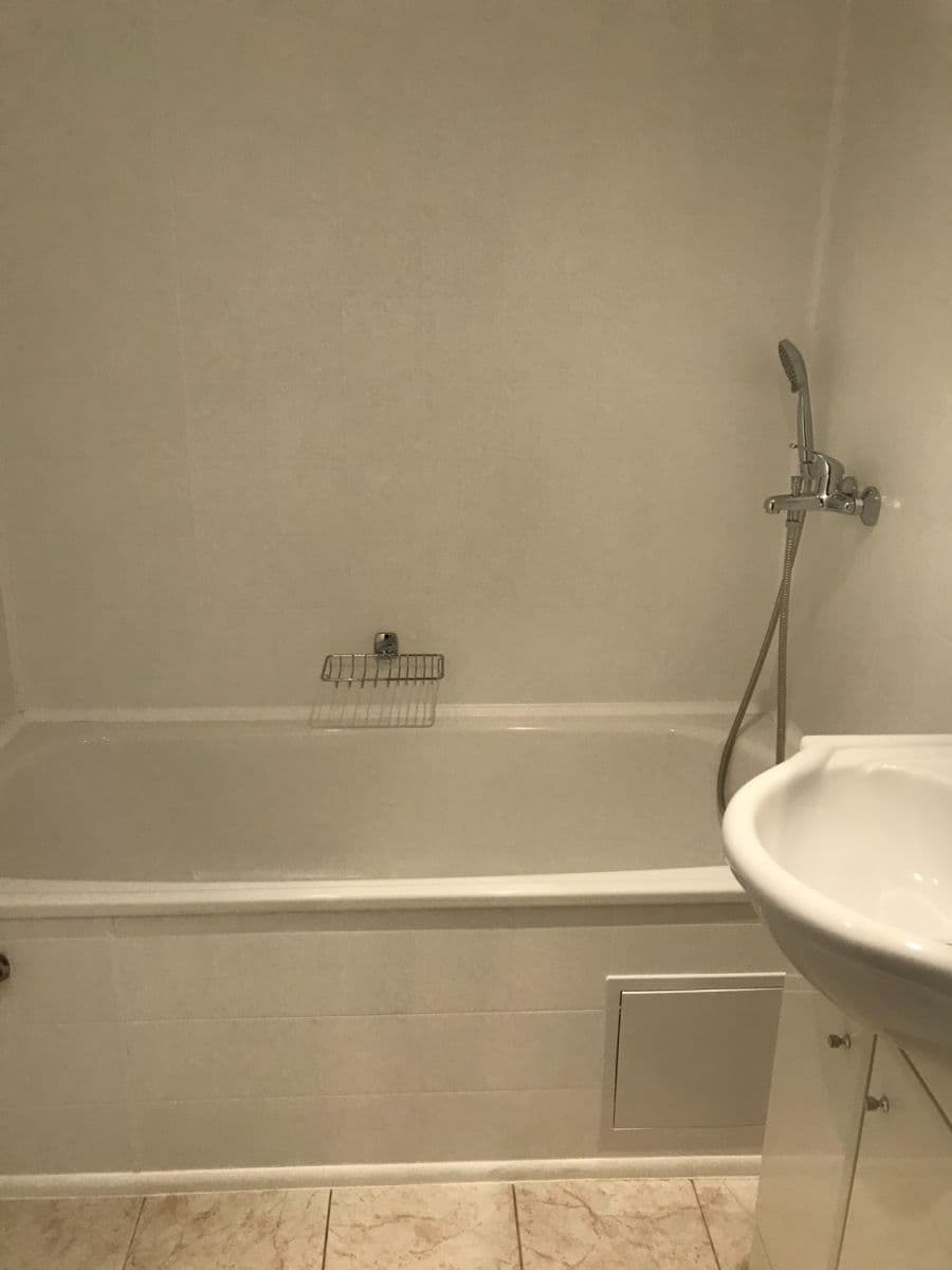Prenájom bytu 2-izbový 59 m², Erno Košťála, Pardubice, Pardubický kraj Prenájom bytu 2-izbový 59 m², Erno Košťála, Pardubice, Pardubický kraj