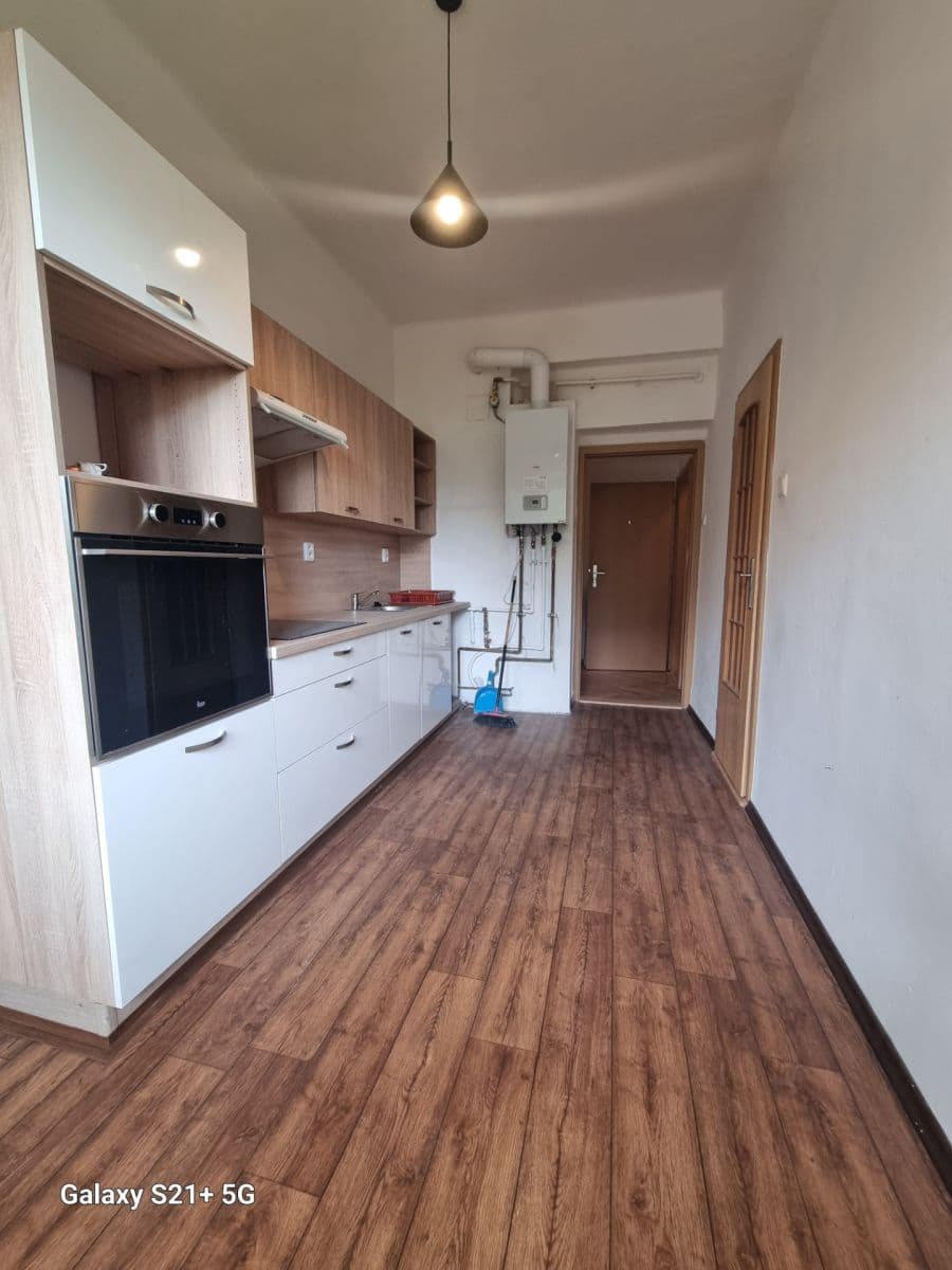 Prenájom bytu 2-izbový 60 m², Josefa Hory, Teplice, Ústecký kraj Prenájom bytu 2-izbový 60 m², Josefa Hory, Teplice, Ústecký kraj