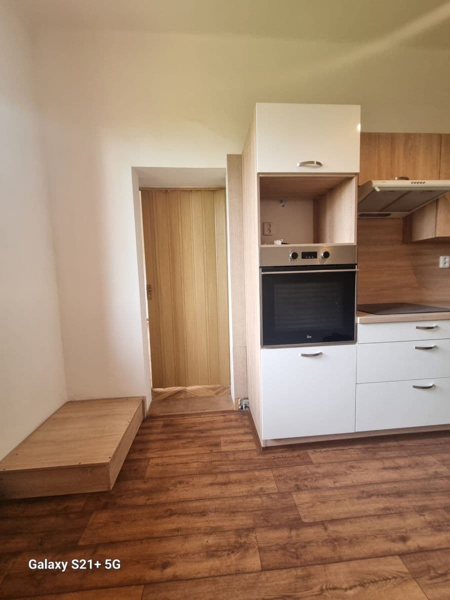 Prenájom bytu 2-izbový 60 m², Josefa Hory, Teplice, Ústecký kraj Prenájom bytu 2-izbový 60 m², Josefa Hory, Teplice, Ústecký kraj