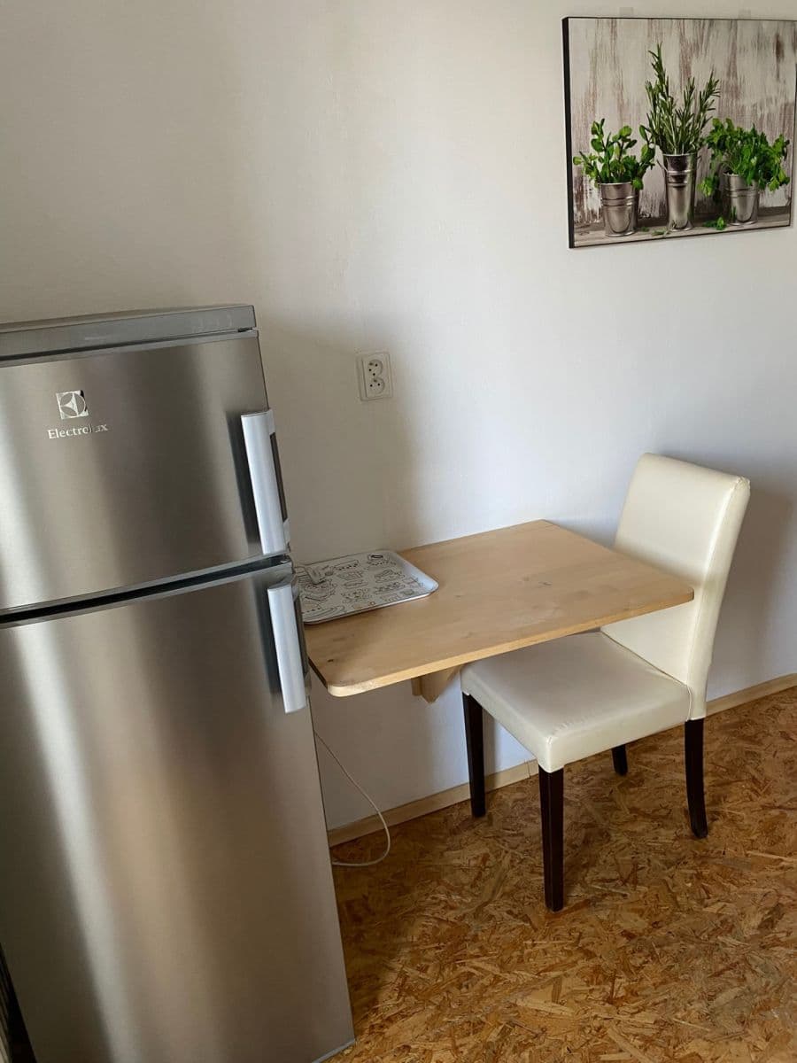 Prenájom bytu 2-izbový 53 m², Martinčekova, Ružinov, Bratislavský kraj Prenájom bytu 2-izbový 53 m², Martinčekova, Ružinov, Bratislavský kraj