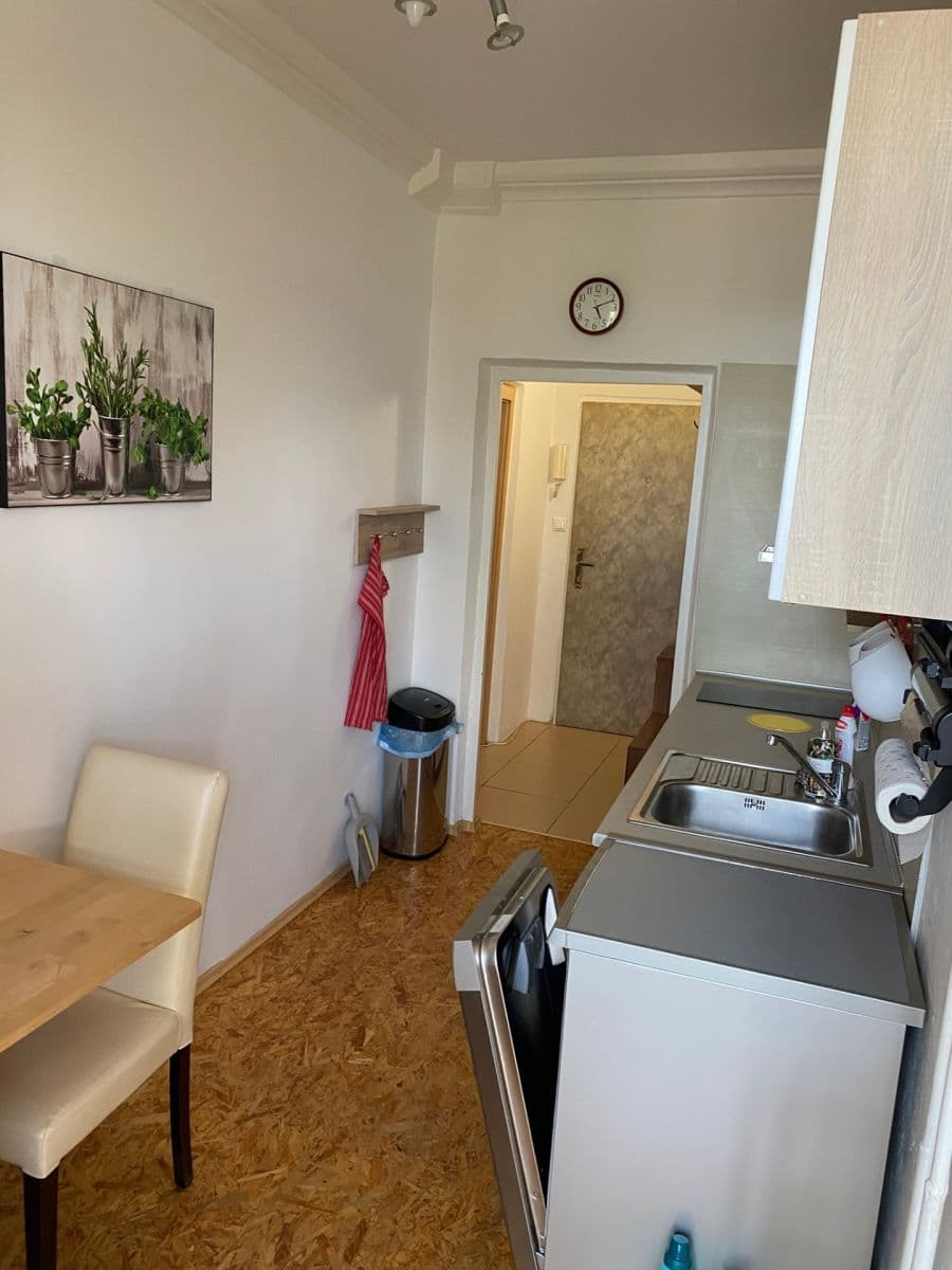 Prenájom bytu 2-izbový 53 m², Martinčekova, Ružinov, Bratislavský kraj Prenájom bytu 2-izbový 53 m², Martinčekova, Ružinov, Bratislavský kraj