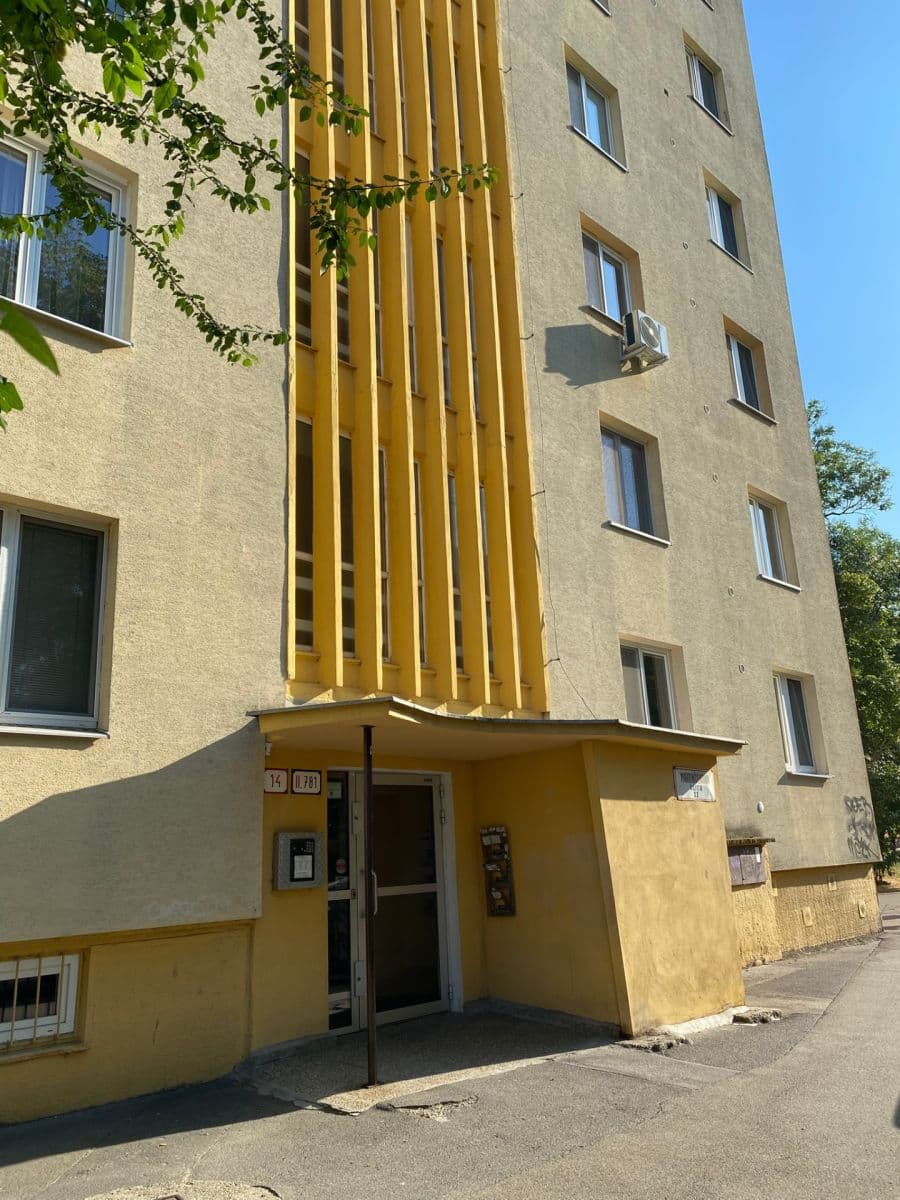 Prenájom bytu 2-izbový 53 m², Martinčekova, Ružinov, Bratislavský kraj Prenájom bytu 2-izbový 53 m², Martinčekova, Ružinov, Bratislavský kraj
