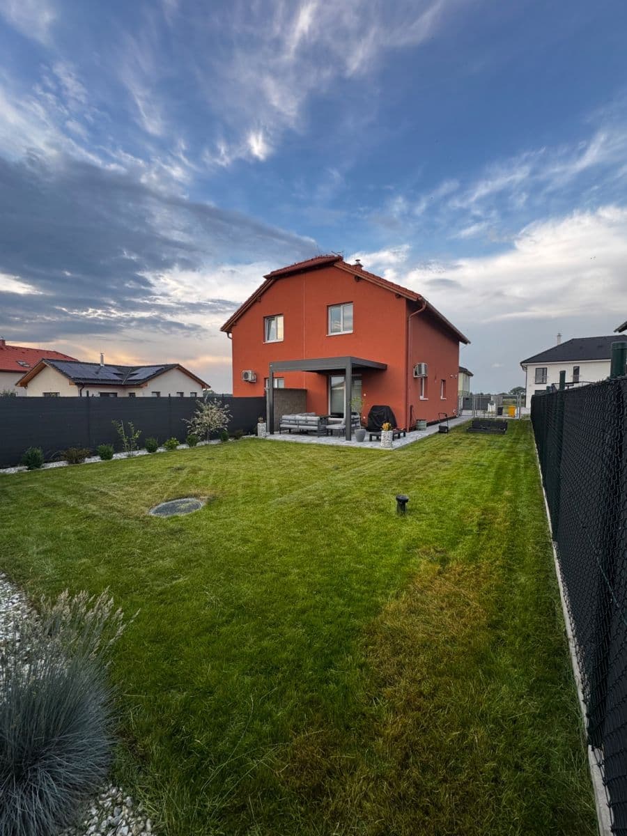 Prenájom domu 100 m², pozemok 350 m², Polerady, Středočeský kraj Prenájom domu 100 m², pozemok 350 m², Polerady, Středočeský kraj