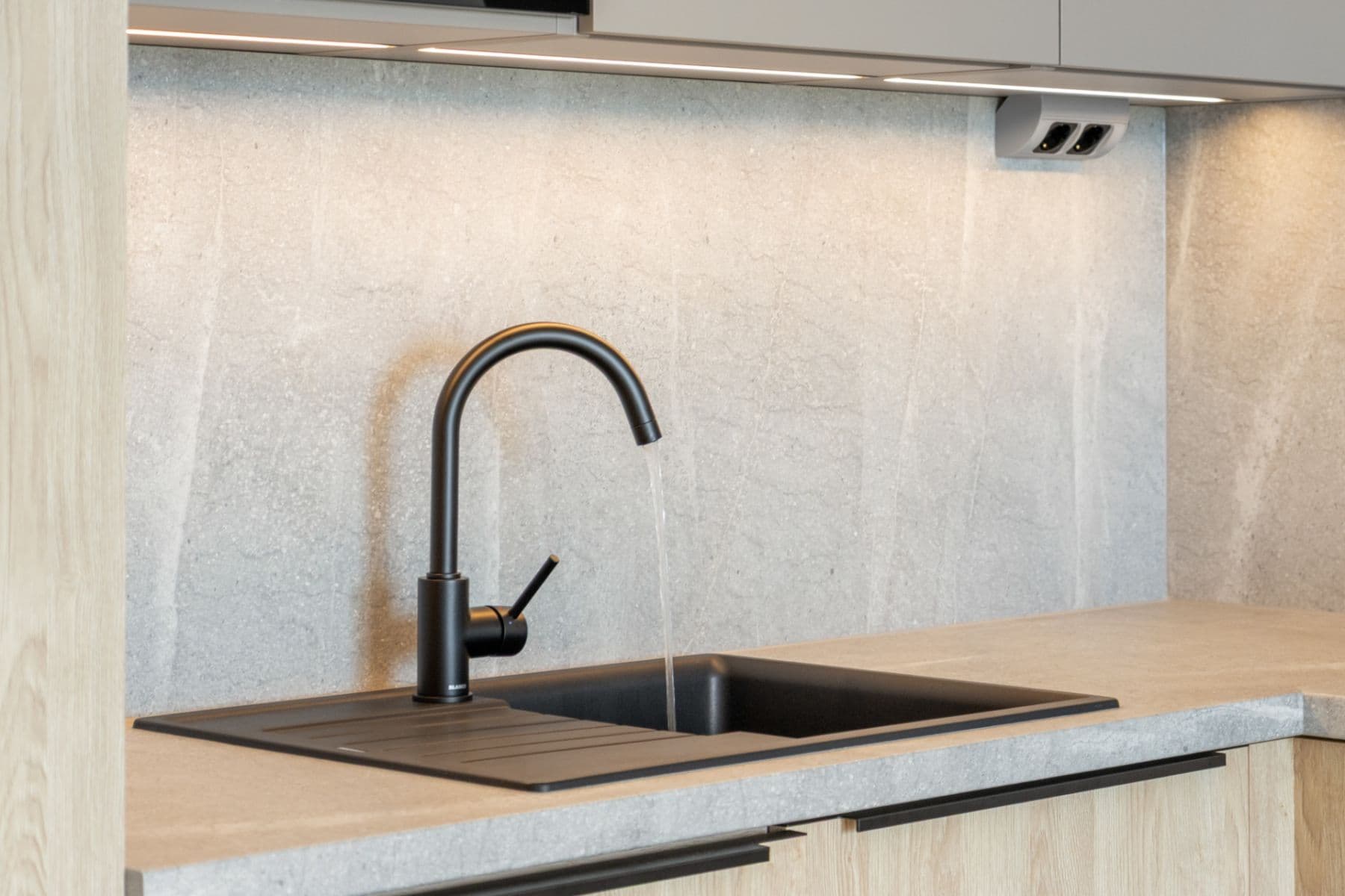 Prenájom bytu 1-izbový 34 m², V Třešňovce, Praha, Praha Prenájom bytu 1-izbový 34 m², V Třešňovce, Praha, Praha