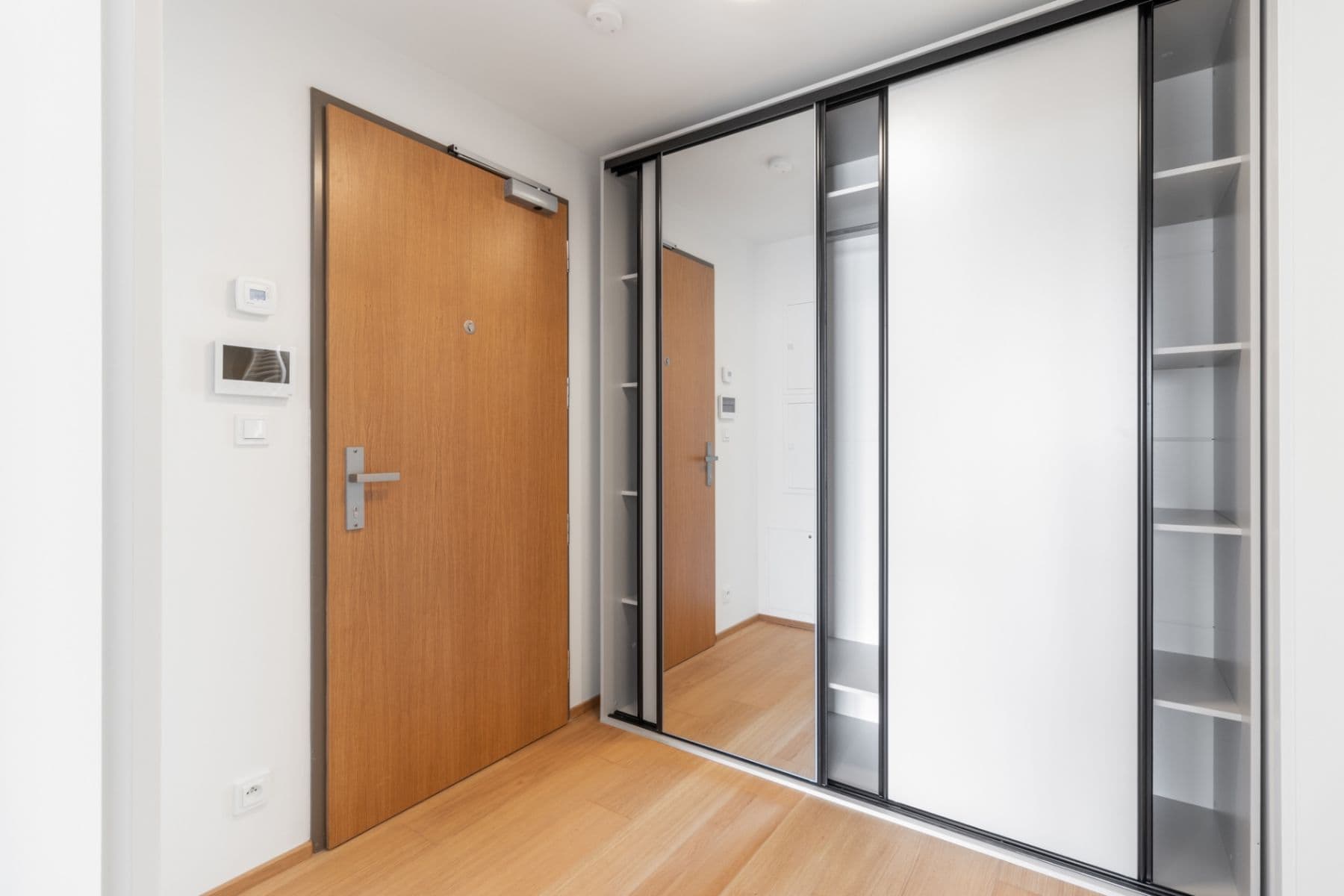 Prenájom bytu 1-izbový 34 m², V Třešňovce, Praha, Praha Prenájom bytu 1-izbový 34 m², V Třešňovce, Praha, Praha