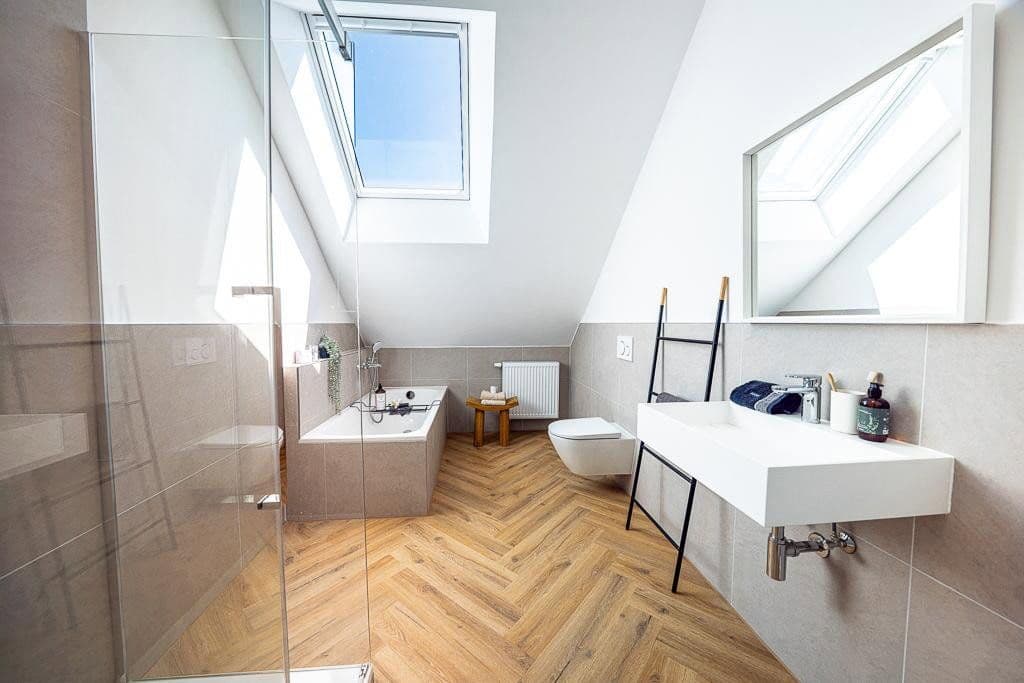 Predaj domu 202 m², pozemok 389 m², Freiberg am Neckar, Bádensko-Wurttembersko Predaj domu 202 m², pozemok 389 m², Freiberg am Neckar, Bádensko-Wurttembersko