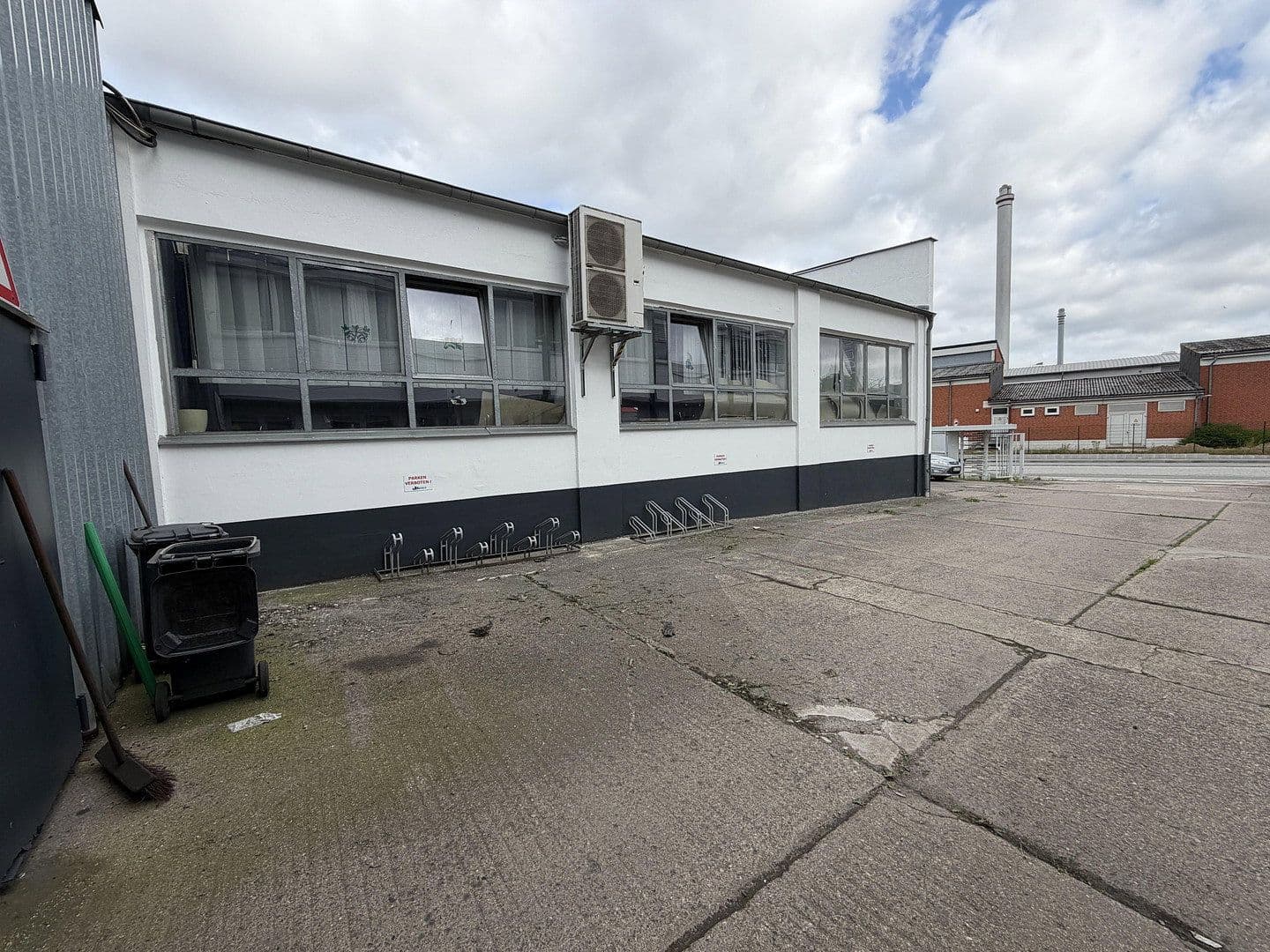 Prenájom nebytového priestoru 540 m², Posener Straße 35A, Lübeck, Šlezvicko-Holštajnsko Prenájom nebytového priestoru 540 m², Posener Straße 35A, Lübeck, Šlezvicko-Holštajnsko