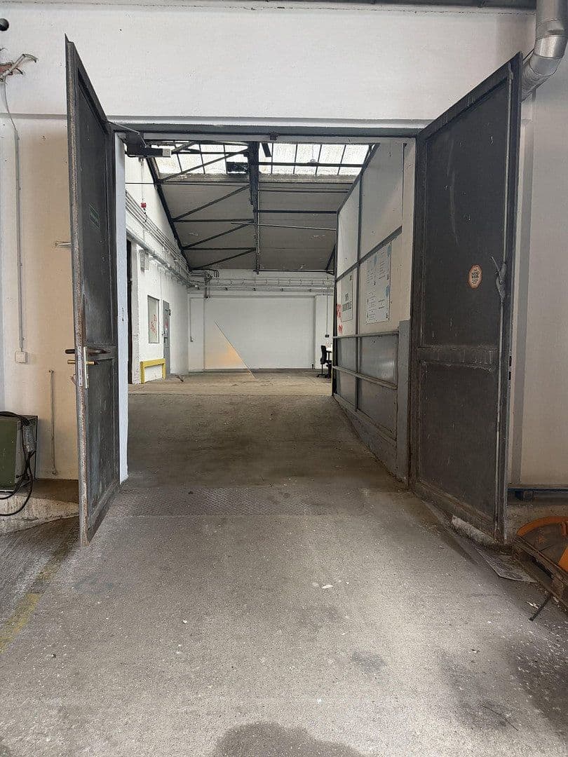 Prenájom nebytového priestoru 540 m², Posener Straße 35A, Lübeck, Šlezvicko-Holštajnsko Prenájom nebytového priestoru 540 m², Posener Straße 35A, Lübeck, Šlezvicko-Holštajnsko