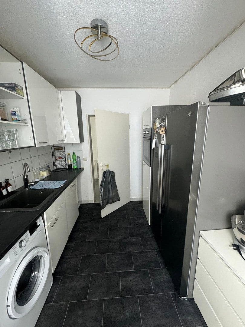 Prenájom bytu 3-izbový 87 m², Berliner Straße 55, Niederkassel, Severné Porýnie - Westfálsko Prenájom bytu 3-izbový 87 m², Berliner Straße 55, Niederkassel, Severné Porýnie - Westfálsko