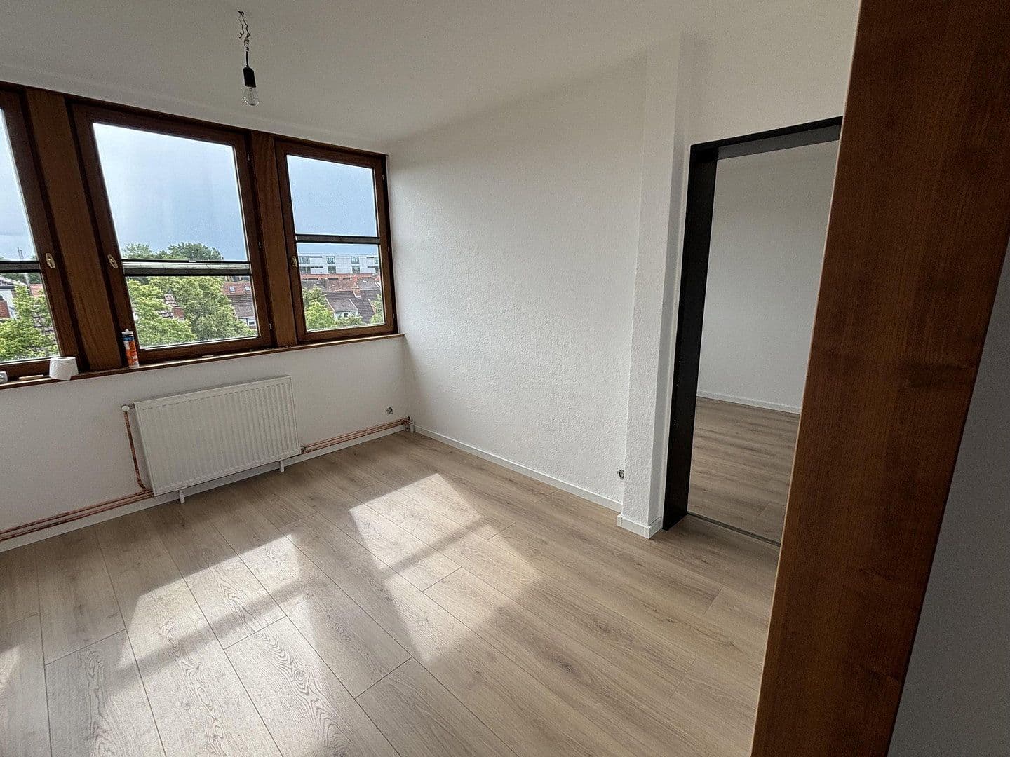 Prenájom bytu 5-izbový 160 m², Wartburgstraße 61, Bremen, Brémy Prenájom bytu 5-izbový 160 m², Wartburgstraße 61, Bremen, Brémy