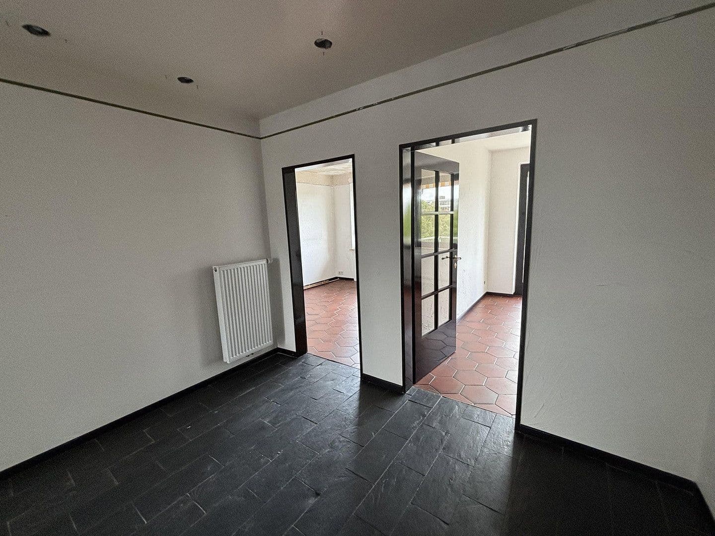 Prenájom bytu 5-izbový 160 m², Wartburgstraße 61, Bremen, Brémy Prenájom bytu 5-izbový 160 m², Wartburgstraße 61, Bremen, Brémy