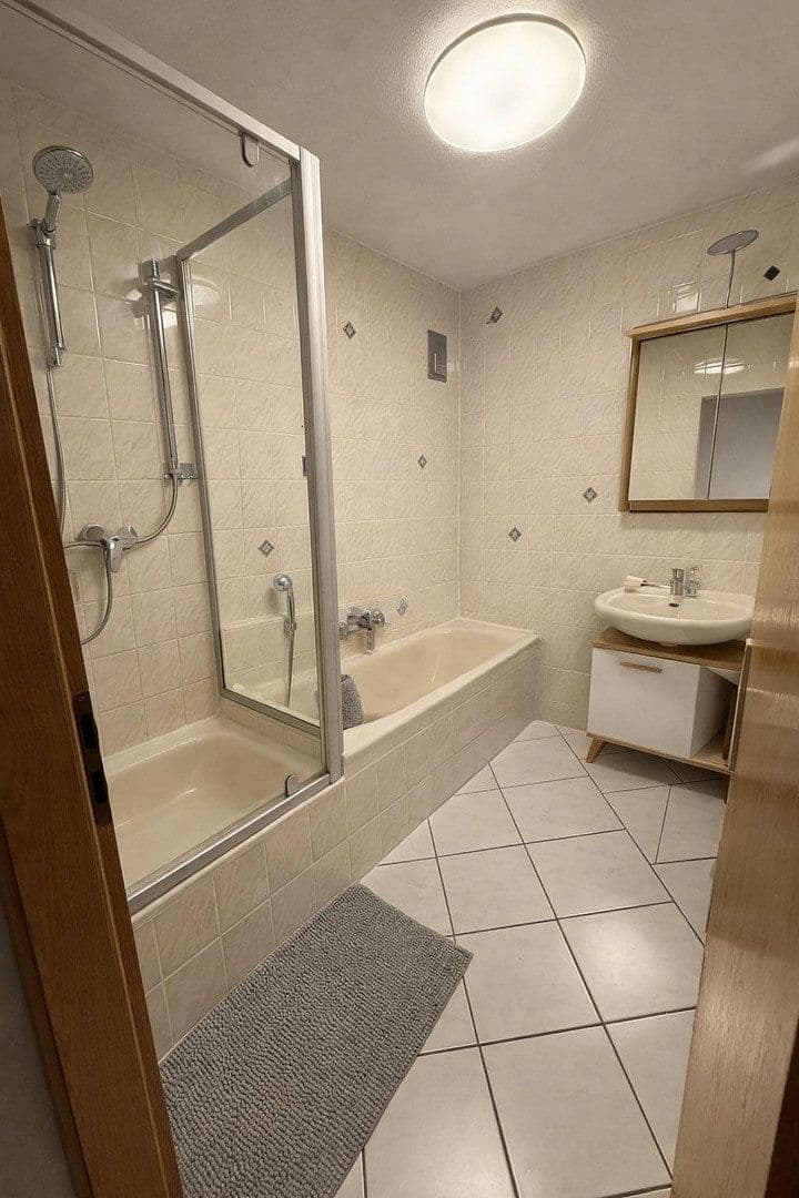 Prenájom bytu 2-izbový 73 m², Lameystraße 26, Pforzheim, Bádensko-Wurttembersko Prenájom bytu 2-izbový 73 m², Lameystraße 26, Pforzheim, Bádensko-Wurttembersko