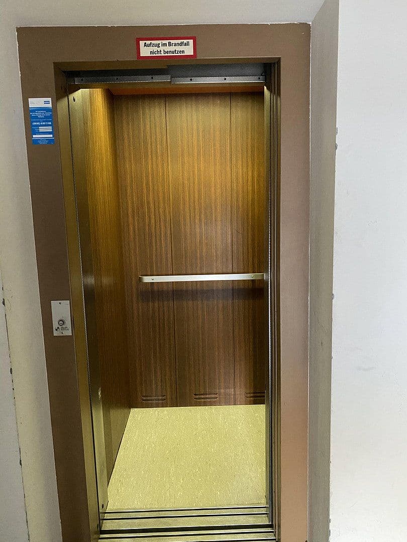 Prenájom bytu 3-izbový 80 m², München, Bavorsko Prenájom bytu 3-izbový 80 m², München, Bavorsko