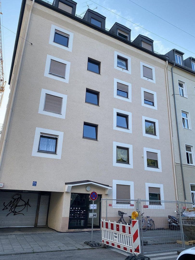 Prenájom bytu 3-izbový 80 m², München, Bavorsko Prenájom bytu 3-izbový 80 m², München, Bavorsko