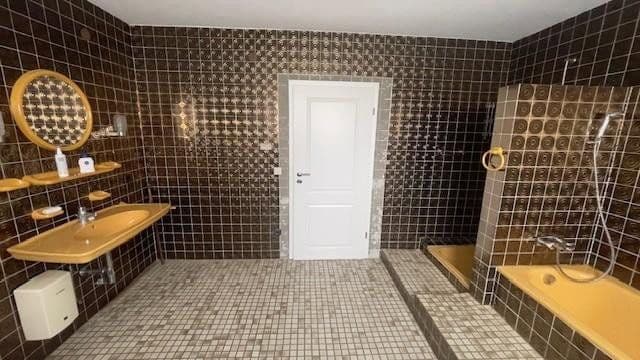 Predaj domu 225 m², pozemok 604 m², Trierweiler, Porýnie-Falcko Predaj domu 225 m², pozemok 604 m², Trierweiler, Porýnie-Falcko