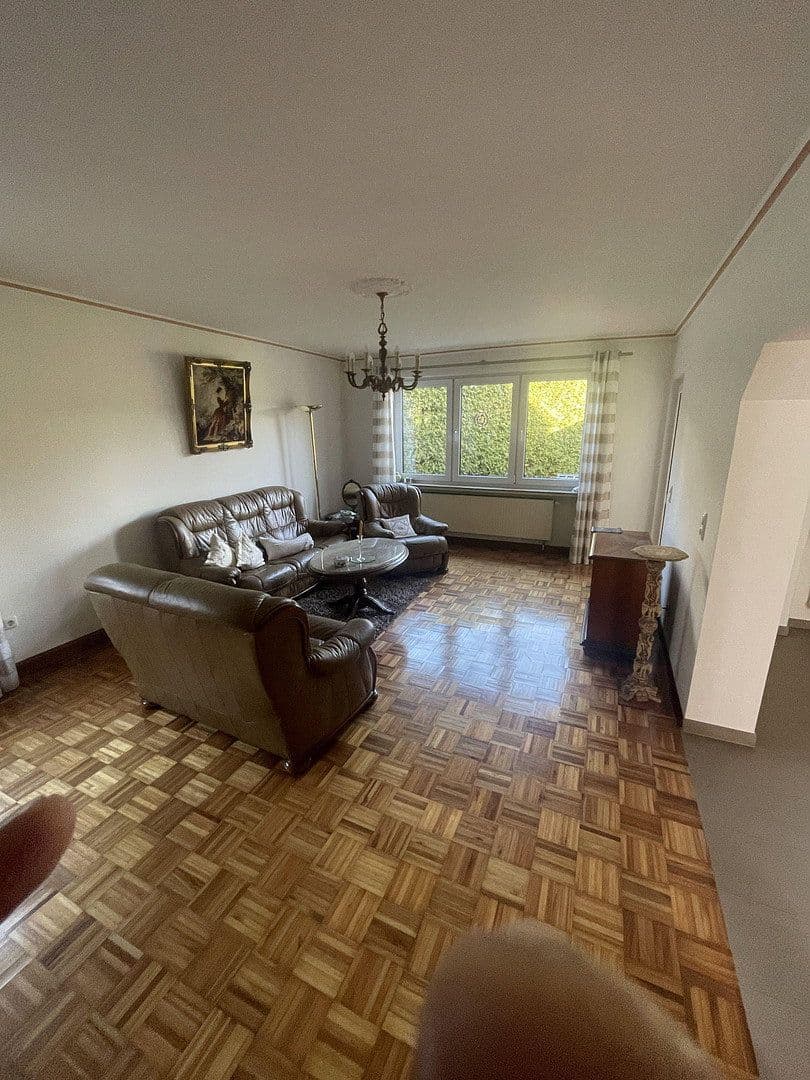 Predaj domu 225 m², pozemok 604 m², Trierweiler, Porýnie-Falcko Predaj domu 225 m², pozemok 604 m², Trierweiler, Porýnie-Falcko