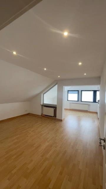 Predaj domu 225 m², pozemok 604 m², Trierweiler, Porýnie-Falcko Predaj domu 225 m², pozemok 604 m², Trierweiler, Porýnie-Falcko