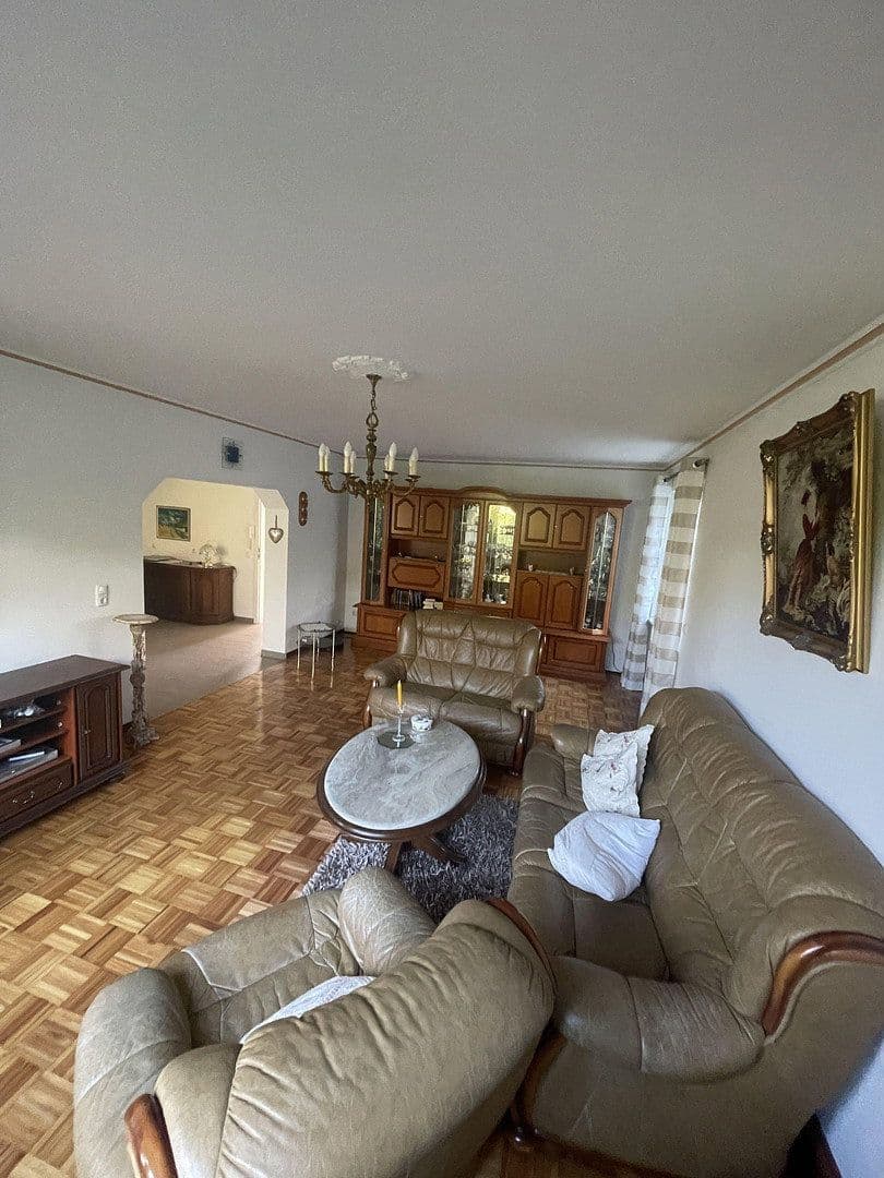 Predaj domu 225 m², pozemok 604 m², Trierweiler, Porýnie-Falcko Predaj domu 225 m², pozemok 604 m², Trierweiler, Porýnie-Falcko