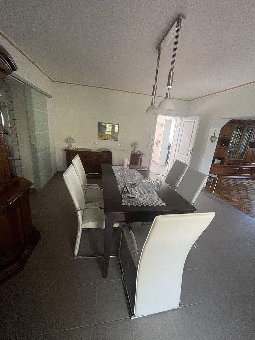 Predaj domu 225 m², pozemok 604 m², Trierweiler, Porýnie-Falcko Predaj domu 225 m², pozemok 604 m², Trierweiler, Porýnie-Falcko