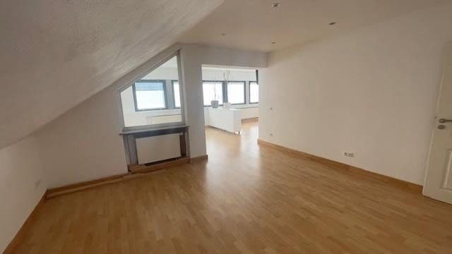 Predaj domu 225 m², pozemok 604 m², Trierweiler, Porýnie-Falcko Predaj domu 225 m², pozemok 604 m², Trierweiler, Porýnie-Falcko
