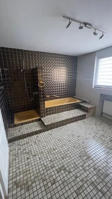 Predaj domu 225 m², pozemok 604 m², Trierweiler, Porýnie-Falcko Predaj domu 225 m², pozemok 604 m², Trierweiler, Porýnie-Falcko