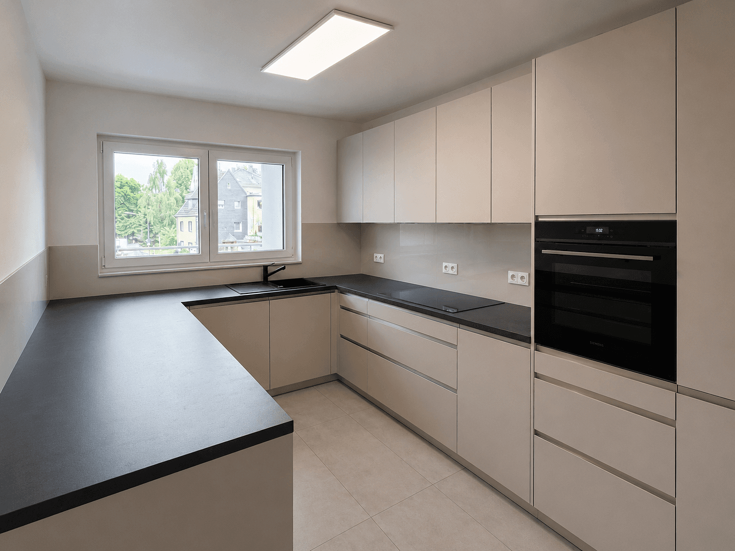 Prenájom bytu 3-izbový 107 m², Wermelskirchen, Severné Porýnie - Westfálsko Prenájom bytu 3-izbový 107 m², Wermelskirchen, Severné Porýnie - Westfálsko