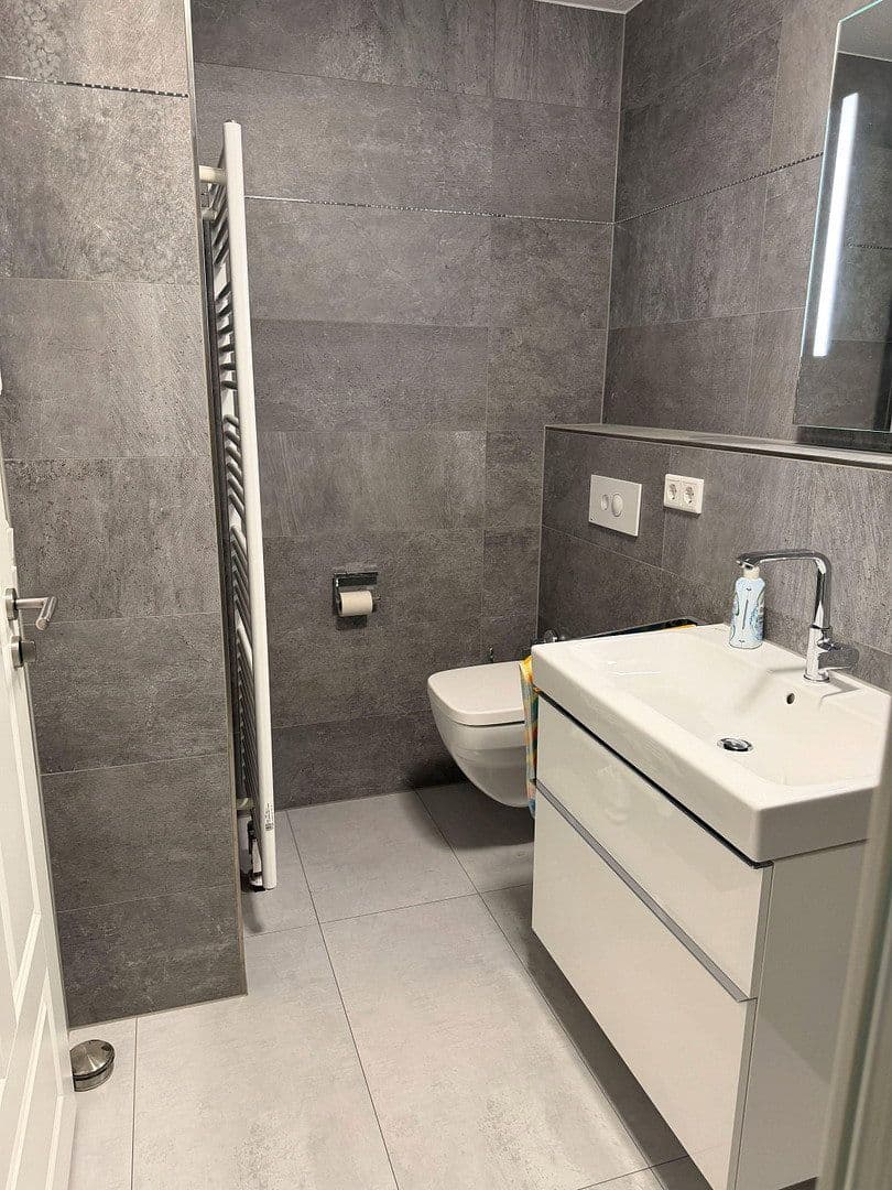Prenájom bytu 3-izbový 107 m², Wermelskirchen, Severné Porýnie - Westfálsko Prenájom bytu 3-izbový 107 m², Wermelskirchen, Severné Porýnie - Westfálsko