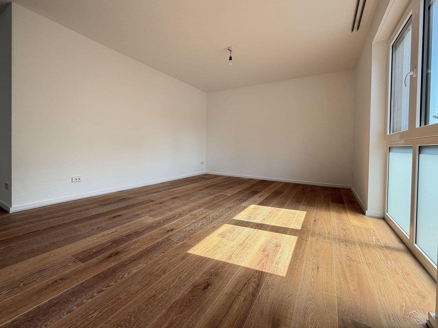 Prenájom bytu 3-izbový 107 m², Wermelskirchen, Severné Porýnie - Westfálsko Prenájom bytu 3-izbový 107 m², Wermelskirchen, Severné Porýnie - Westfálsko