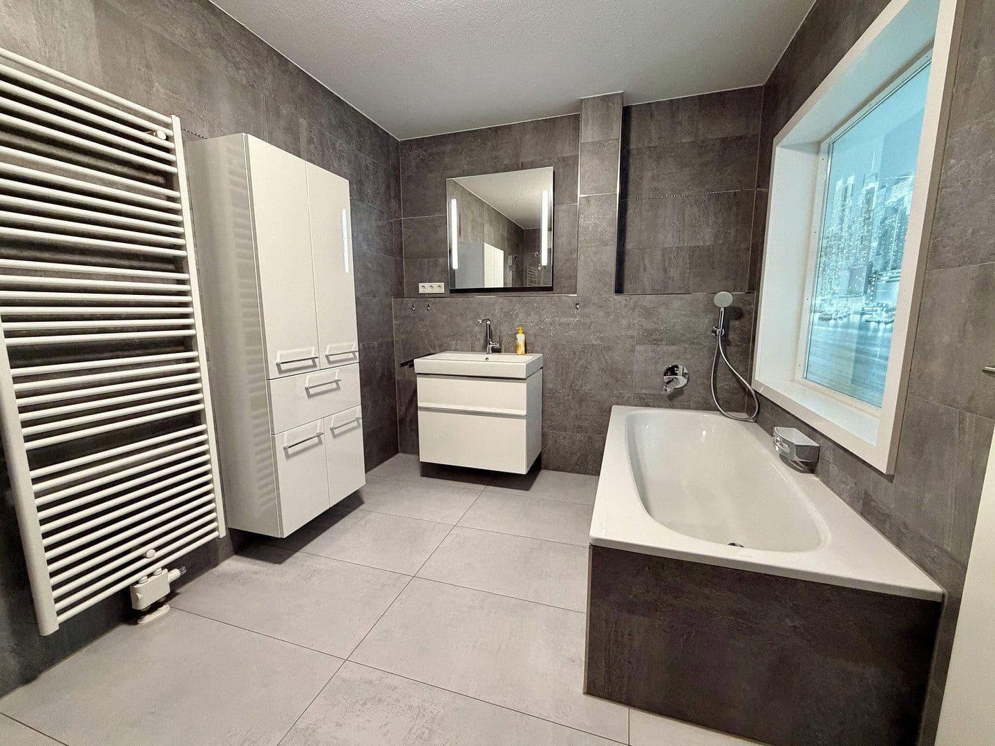 Prenájom bytu 3-izbový 107 m², Wermelskirchen, Severné Porýnie - Westfálsko Prenájom bytu 3-izbový 107 m², Wermelskirchen, Severné Porýnie - Westfálsko